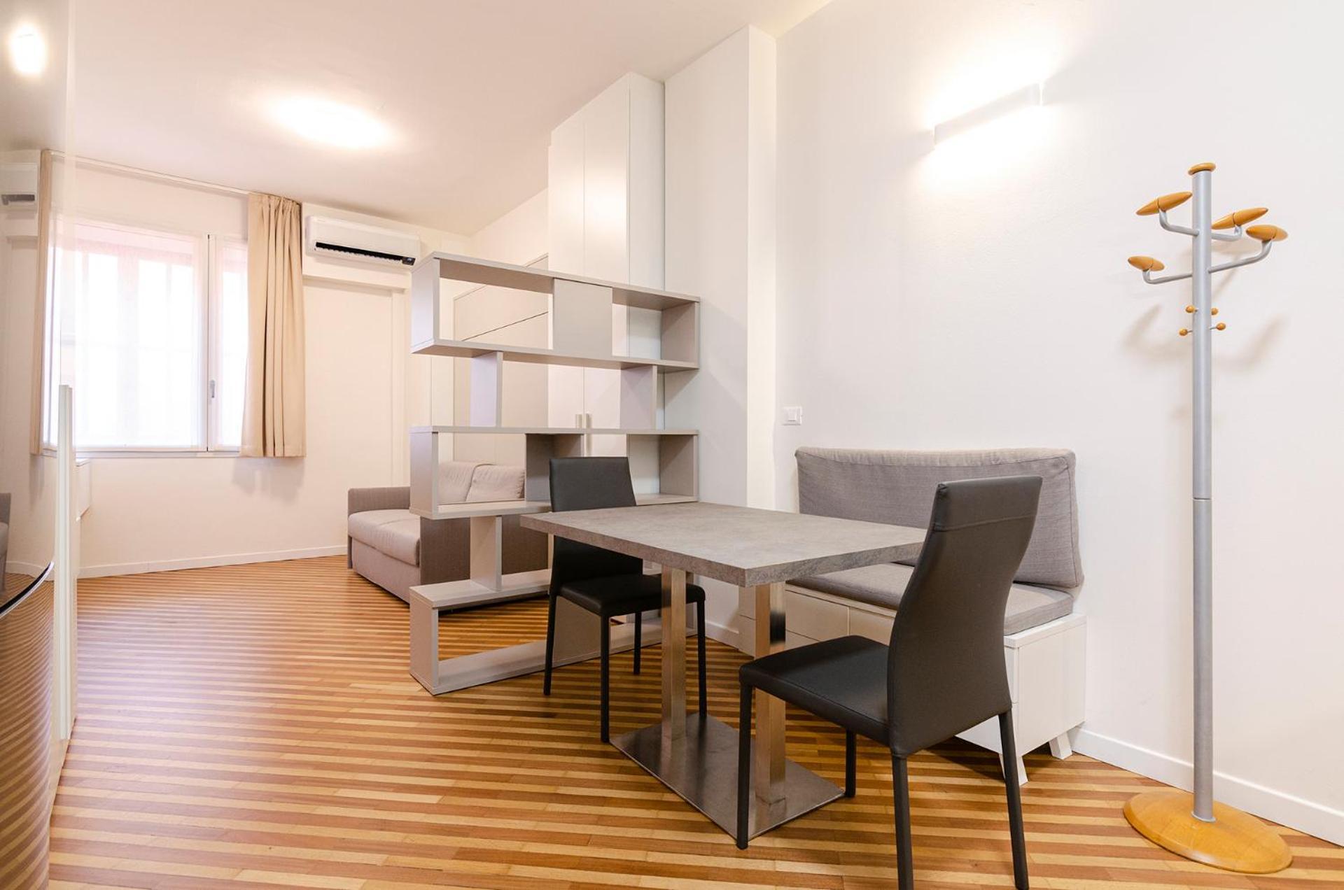 Ugo Bassi Lux Apartment Bologna Buitenkant foto